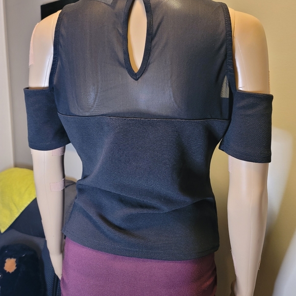 VALLEYGIRL Solid Black Off-Shoulder - Picture 4 of 5